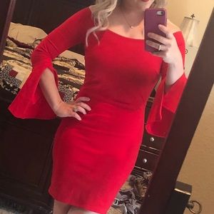 Off the shoulder Lulus red dress XS
